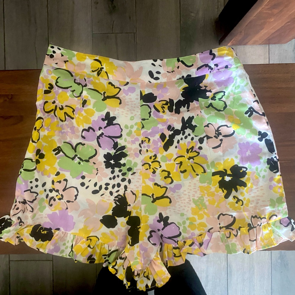 Uk size 12 shorts with ruffle hem